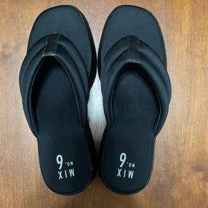 Brand New In Box Cassia platform sandal from Mix No. 6. Size 8.5